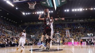 14/05/22 BALONCESTO  BASKET PARTIDO 
 LIGA ENDESA LIGA ACB JORNADA 34
 GRAN CANARIA  - REAL MADRID
 ADAM HANGA  JOHN SHURNA