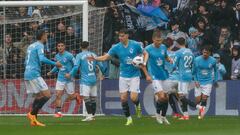 VIGO, 05/05/2024.- Los jugadores del Celta celebran uno de sus goles ante el Villarreal durante el partido de Liga celebrado este domingo en el estadio Balaidos de Vigo. EFE / Salvador Sas
