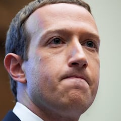 Mark Zuckerberg pierde 100.000 millones en un año