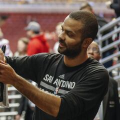 Tony Parker fue de los Celtics...durante dos minutos