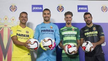  Villarreal CF players Roberto Soldado, Sergio Asenjo, Samu Castillejo and Mario Gaspar (iL to R) present the 2016/17 kit.