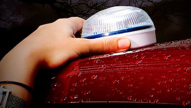 Esta luz de emergencia inteligente para el coche avisa cuando tienes un accidente o avería
