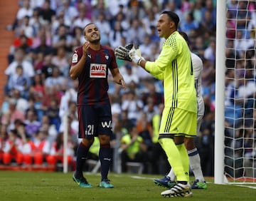 Keylor Navas y Pedro León. 
