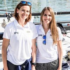 Las mujeres derriban la puerta de la vela en Palma