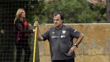 Bielsa renueva hasta 2013