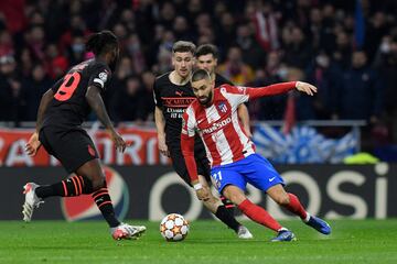 Alexis Saelemaekers y Yannick Carrasco.