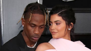 Kylie Jenner y Travis Scott en la 61° entrega anual de los Grammy Awards. Los Ángeles, 2019.