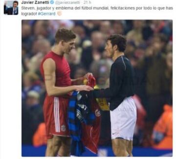 Los futbolistas homenajean a Steven Gerrard