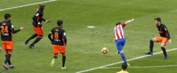 Gameiro marca el 2-0.