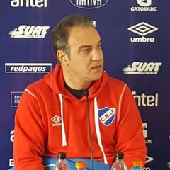 Lasarte y opción de asumir en la Roja: "No deja de ser un honor"