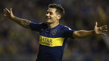 Argentina's Boca Juniors forward Mauro Zarate celebrates after scoring the team's third goal against Colombia's Deportes Tolima during the Copa Libertadores 2019 group G football match at the "Bombonera" stadium in Buenos Aires, Argentina, on March 12, 2019. (Photo by JUAN MABROMATA / AFP)