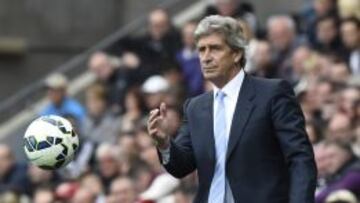 Manuel Pellegrini se mostró disconforme con la medidas que le impusieron a Manchester City, pero ahora está feliz porque podrán contratar con menos restricciones.