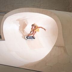 Drop Indoor Sopela, la mayor pista de surfskate de Europa