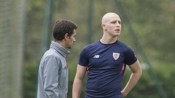 Yeray en Lezama, con Xabi Clemente.