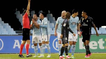 El árbitro expulsó a Aspas por considerar que simuló penalti