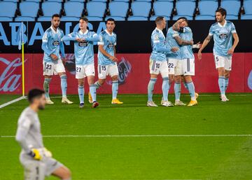 Miguel Baeza celebra su gol al Granada.