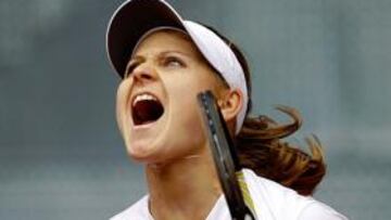 Safarova celebra su triunfo ante Petrova