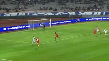 Un chileno brilla en la eliminatoria asiática y deja esta jugada que es viral en todo el mundo