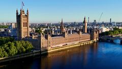The sessions of the Upper House and the Lower House of the legislative system in the United Kingdom are held in the Palace of Westminster.