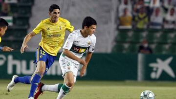 Jony Álamo, en su partido ante el Cádiz.
