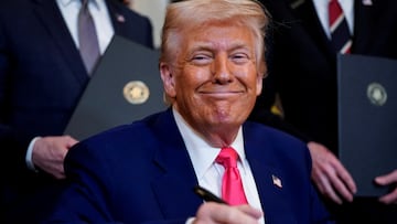 La Administración Trump pretende multar a los inmigrantes que tengan órdenes de deportación activas con $1,000 al día hasta que abandonen el país.