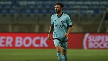 Miguel Layún se mantendrá como jugador del Porto