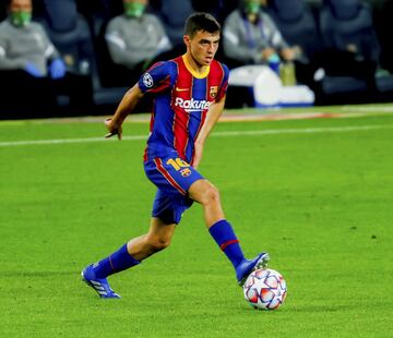 Es la última joya del fútbol canario. Posee una gran técnica, tiene una conducción de balón que le permite regatear con facilidad. A sus 17 años ha tirado la puerta abajo de la primera plantilla del Barcelona, tras haber destacado en las categorías inferiores de Las Palmas. Esta temporada ha disputado diez partidos, siete en LaLiga Santander y tres en Champions, y ha marcado un gol en cada competición. A pesar de su juventud, en una semana cumple la mayoría de edad, está llamado a marcar una época en el fútbol español. Un fijo en las convocatorias de las categorías inferiores de la Selección española no es descartable que Luis Enrique le llame pronto a La Roja.