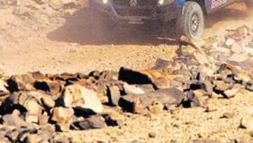 <b>ATACA 'EL MATADOR'. </b>Sainz fue el mejor en los tramos de rallys y ya lo está siendo en los caminos africanos. Si nada falla, puede dar más de un disgusto a sus rivales.