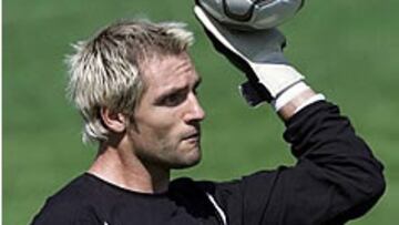 <B>SEGURO DE SUS COMPAÑEROS.</B> Cañizares sabe de la calidad de sus compañeros de equipo y ve normal que estén en las agendas de otros clubes.