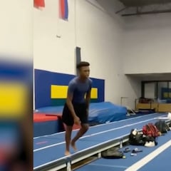 15 años y para EEUU es ya el 'Simone Biles' chico: espectacular maniobra que vuela en Twitter