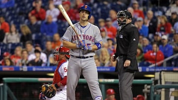 PHILADELPHIA, PA - APRIL 20: David Wright #5 of the New York Mets walks back to the dugout after striking out in the ninth inning during a game against the Philadelphia Phillies at Citizens Bank Park on April 20, 2016 in Philadelphia, Pennsylvania. The Phillies won 5-4 in 11 innings.   Hunter Martin/Getty Images/AFP
 == FOR NEWSPAPERS, INTERNET, TELCOS &amp; TELEVISION USE ONLY ==