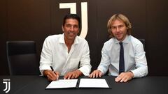 Buffon firma su contrato con la Juve