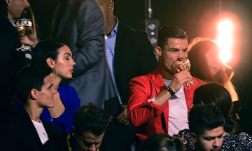 El jugador de la Juventus y su pareja acudieron a los MTV European Music Awards (EMA) en Sevilla, donde disfrutaron de la mejor música actual.