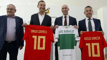 Rubiales pasa revista en Elche: Copa, primas, liga de filiales...