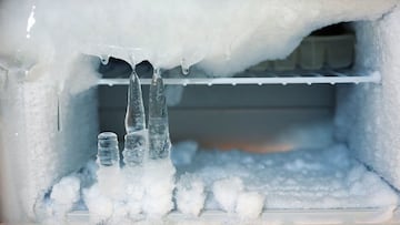 El truco para descongelar el congelador sin desenchufarlo con este producto que todos tenemos en casa