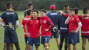 “Chofis”, “Gallito” y Peña, separados de Chivas por faltas al reglamento interno