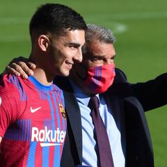 Laporta, confinado: positivo en COVID, un día después de presentar a Ferran Torres