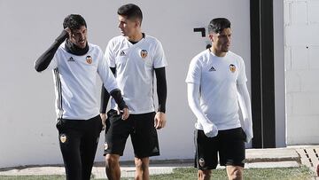 El centrocampista argentino del Valencia, Enzo P&eacute;rez.