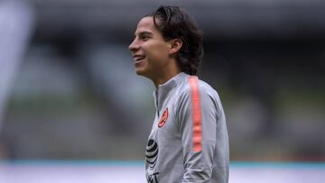 ¡Locura por despedir a Diego Lainez en el aeropuerto!