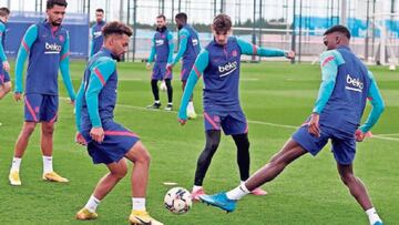 Trinc&atilde;o, en el entrenamiento de ayer junto a Konrad e Ilaix Moriba, puede ser una de las sorpresas del equipo de Koeman hoy.