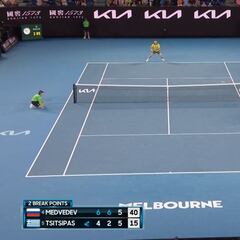 Nunca celebra, dicen que es un robot... pero si hace esto hasta el hombre de hielo saca 'las pistolitas' a pasear