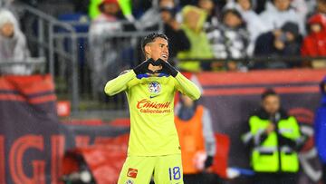 Cristian Calderón festeja su gol en contra del New England Revolution.