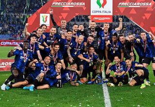 ¡Arturo Vidal y Alexis Sánchez son campeones de Copa Italia!