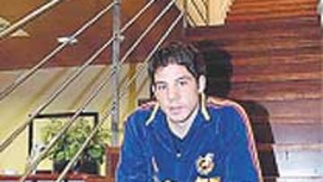 <b>ALEMÁN DE NACIMIENTO.</b> Nacio en Alemania, pero decidió jugar con España porque su sangre es española.