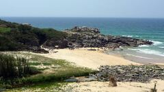 Un surfista ha fallecido este fin de semana en Praia do Dique, playa perteneciente al municipio de Porto do Son (Coru&ntilde;a), al ser arrastrado por unas corrientes. 