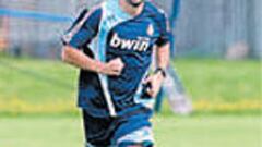 Van Nistelrooy no estará ante el Sevilla e Higuaín será baja un mes