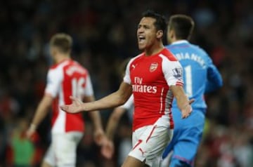 Alexis Sánchez no pudo ante la dura defensa del Swansea. 
