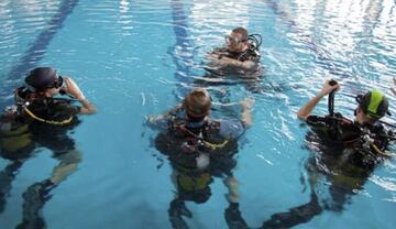 Curso de buceo en Madrid para aquellos que no puedan irse de vacaciones en Navidad.