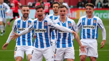 Puado, con otros jugadores del Espanyol ante el Mallorca.