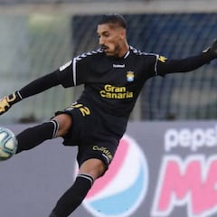 Álvaro Valles renueva con Las Palmas